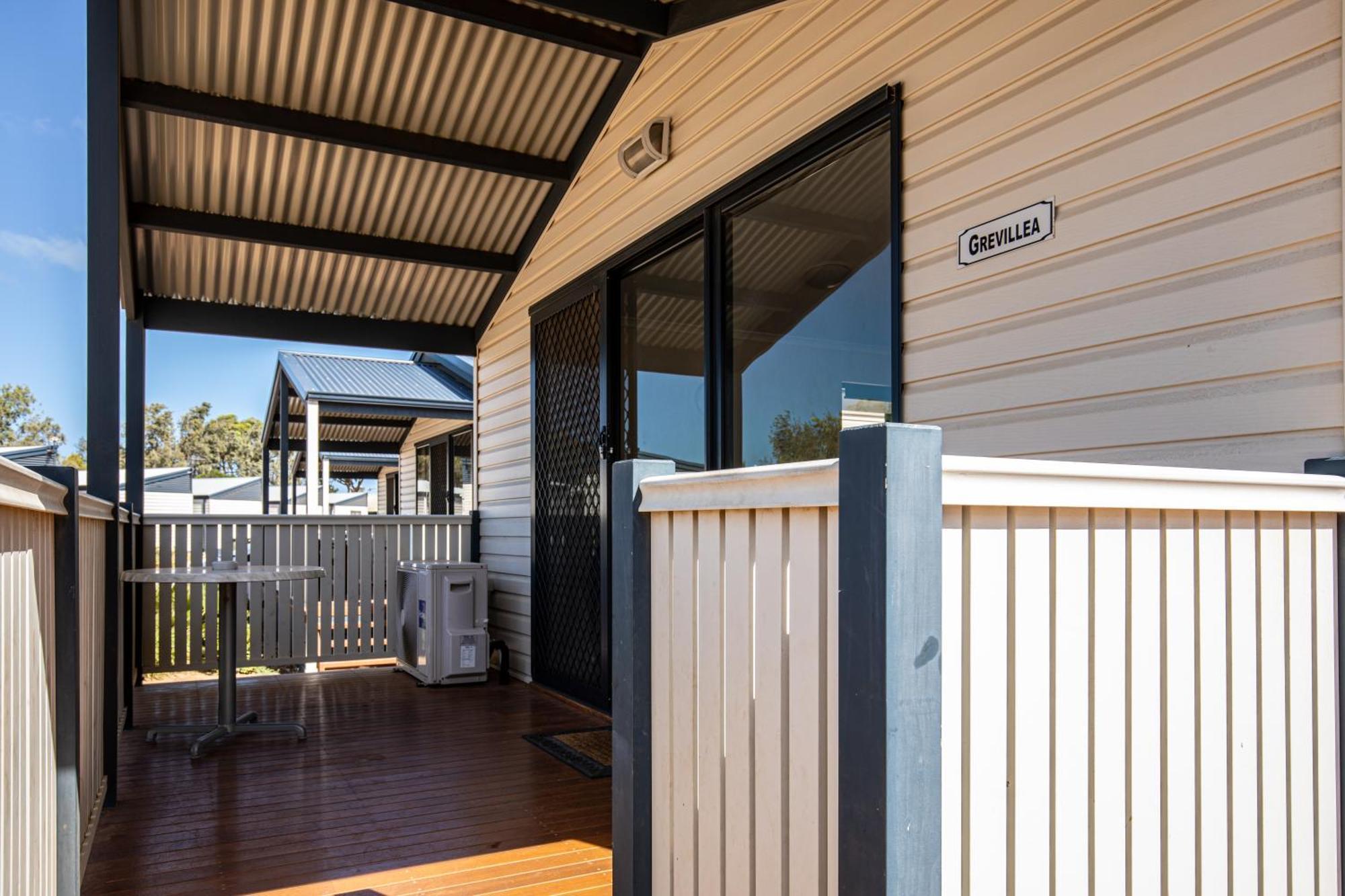 Jurien Bay Tourist Park Hotel ภายนอก รูปภาพ
