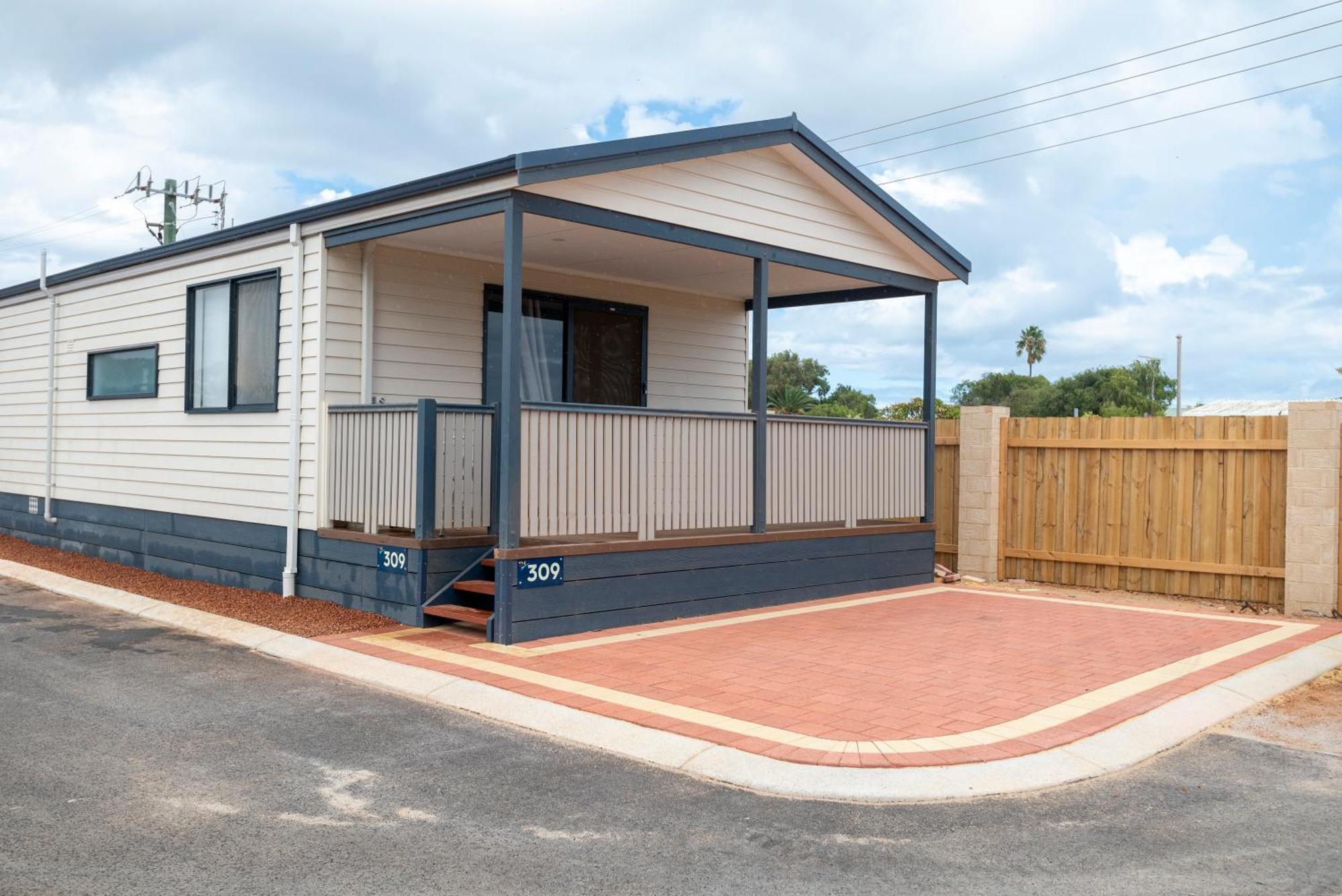 Jurien Bay Tourist Park Hotel ภายนอก รูปภาพ
